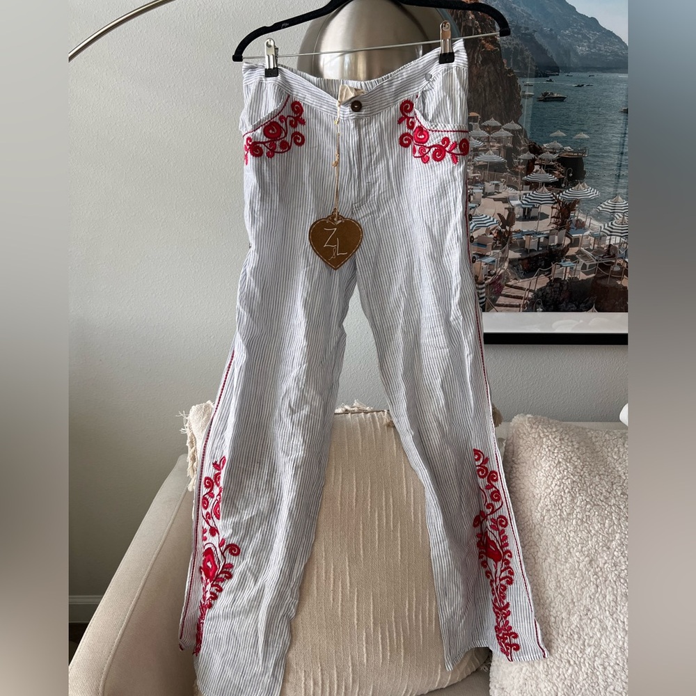 Unique NWT ZL Europe pants